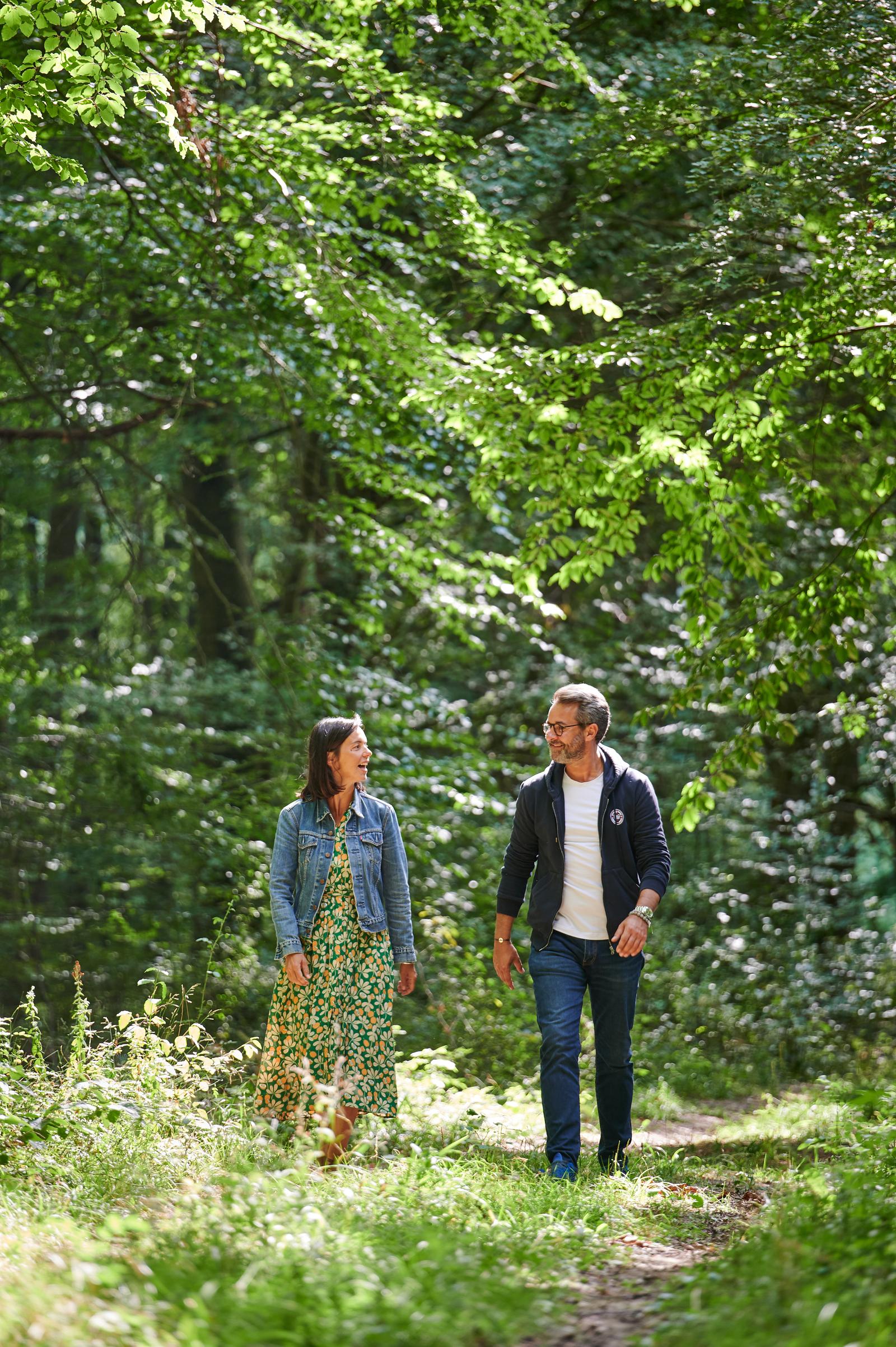 Couple en forêt de Retz en été 04