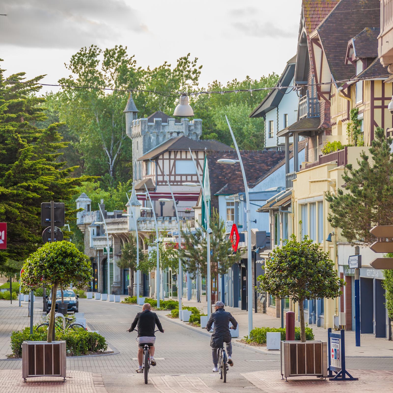 Le Touquet : cyclistes en ville