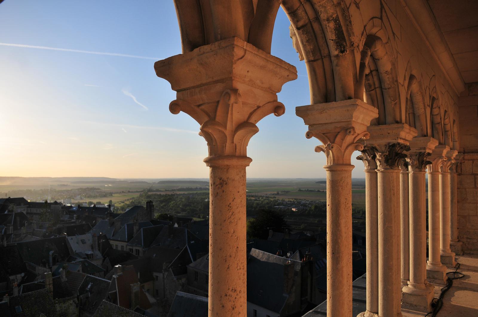 Laon : cathédrale au coucher du soleil