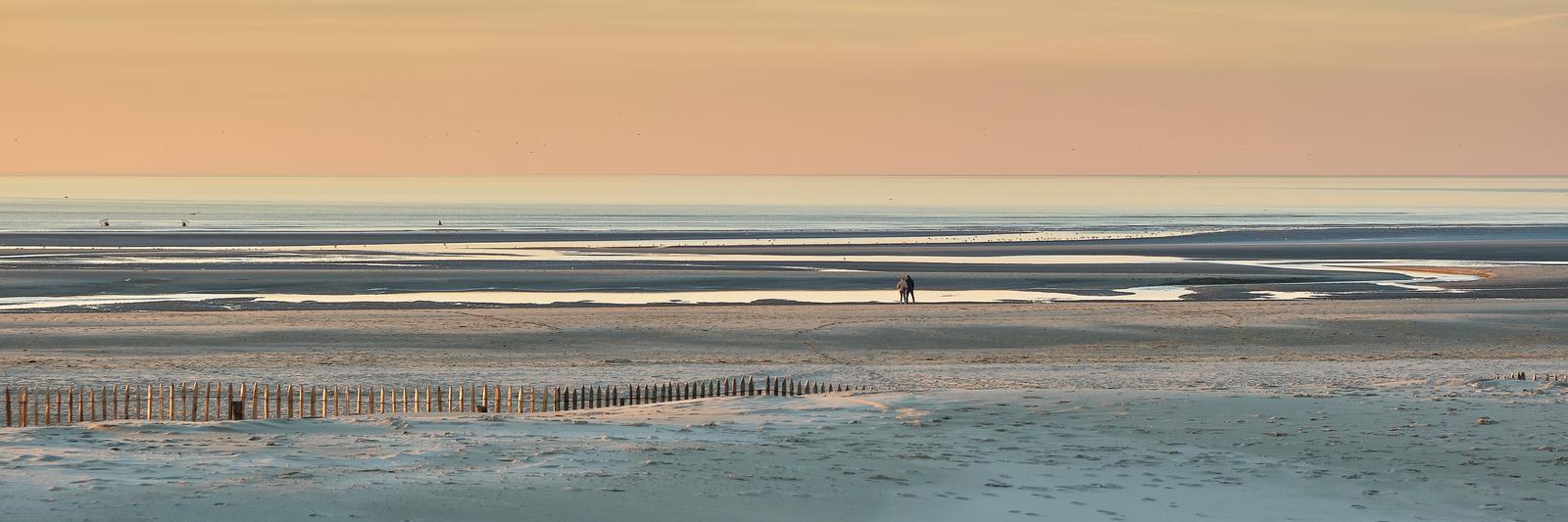 Le Touquet-Paris-Plage : couple sur la plage en hiver