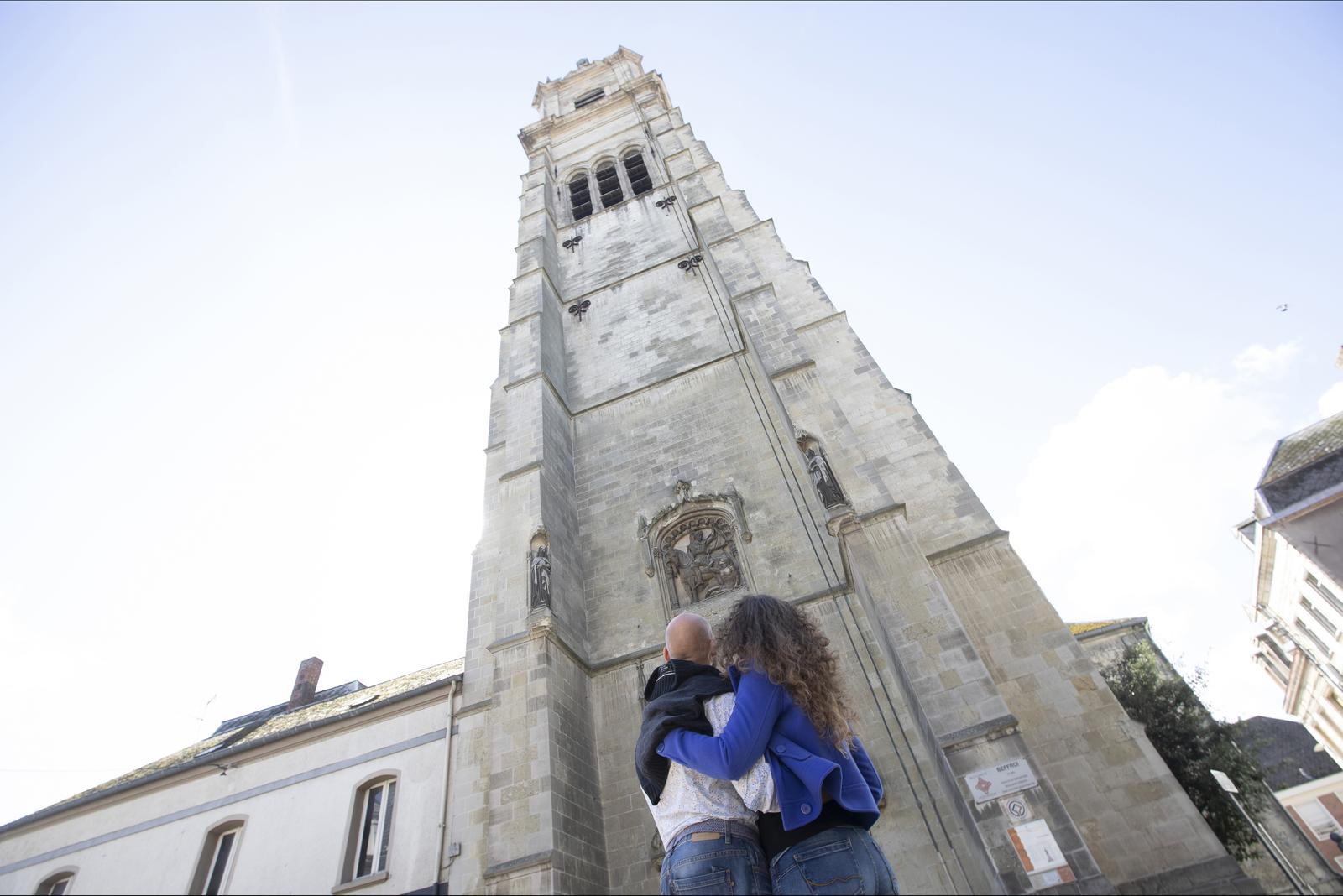 Cambrai : couple en visite dans la ville 01