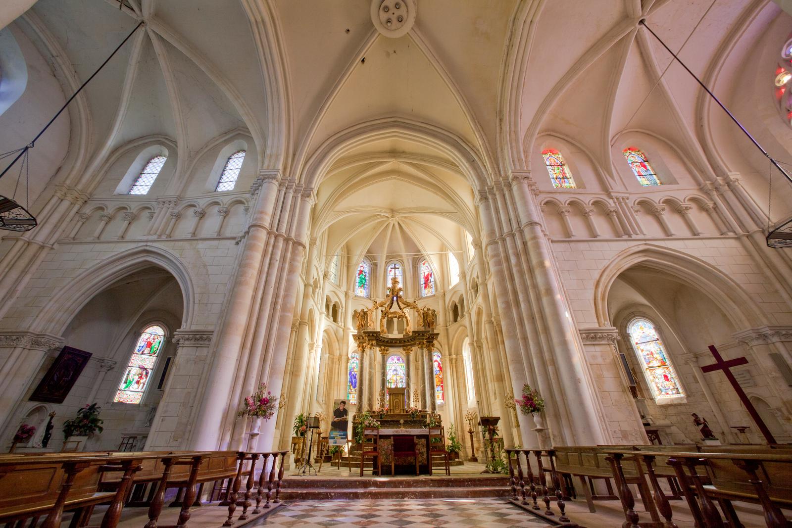 Rozoy-sur-Serre : la collégiale