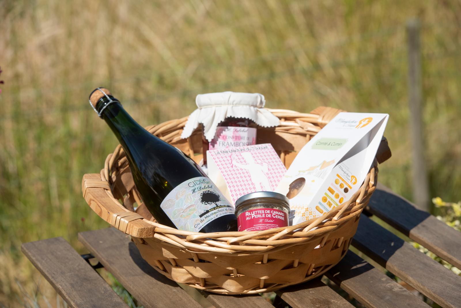 Groffliers : panier de produits du terroir au camping de la Mollière