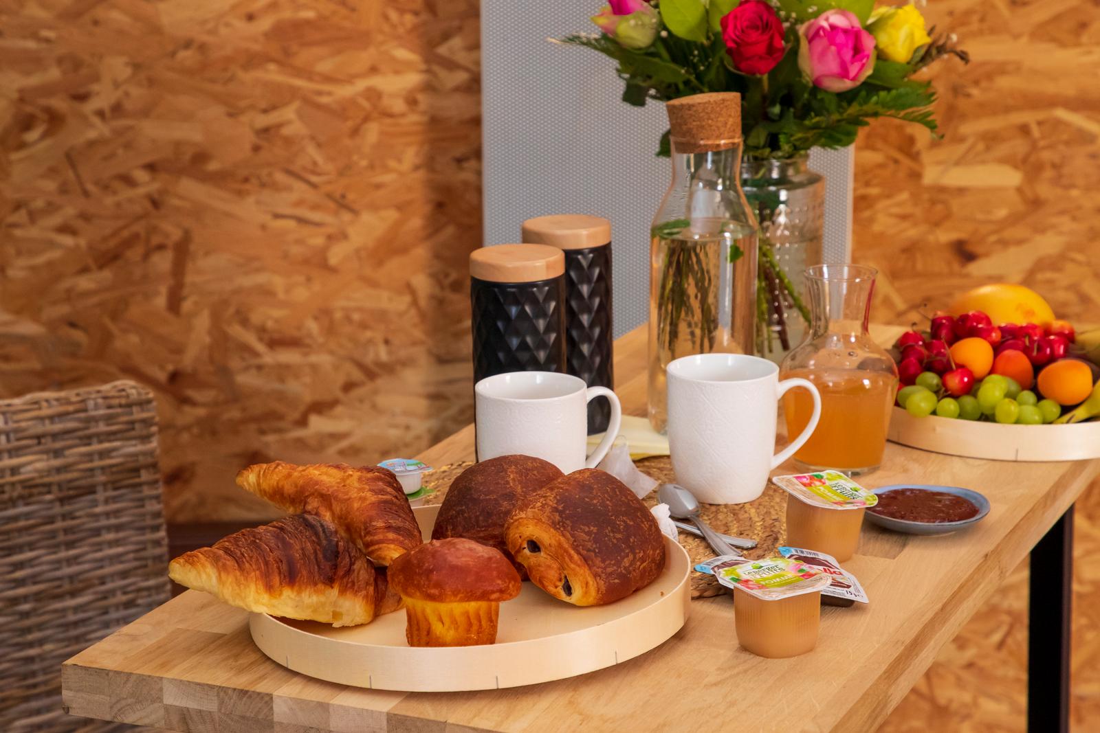 Quesnoy-le-Montant : gîte Le Bohème et Spa, petit-déjeuner 01