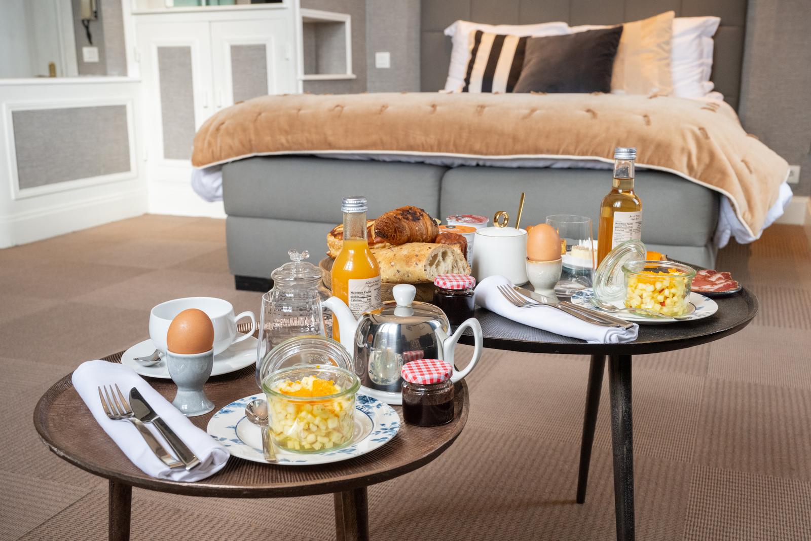 Béthune : petit-déjeuner en chambre d'hôtes de la Maison Renard 02