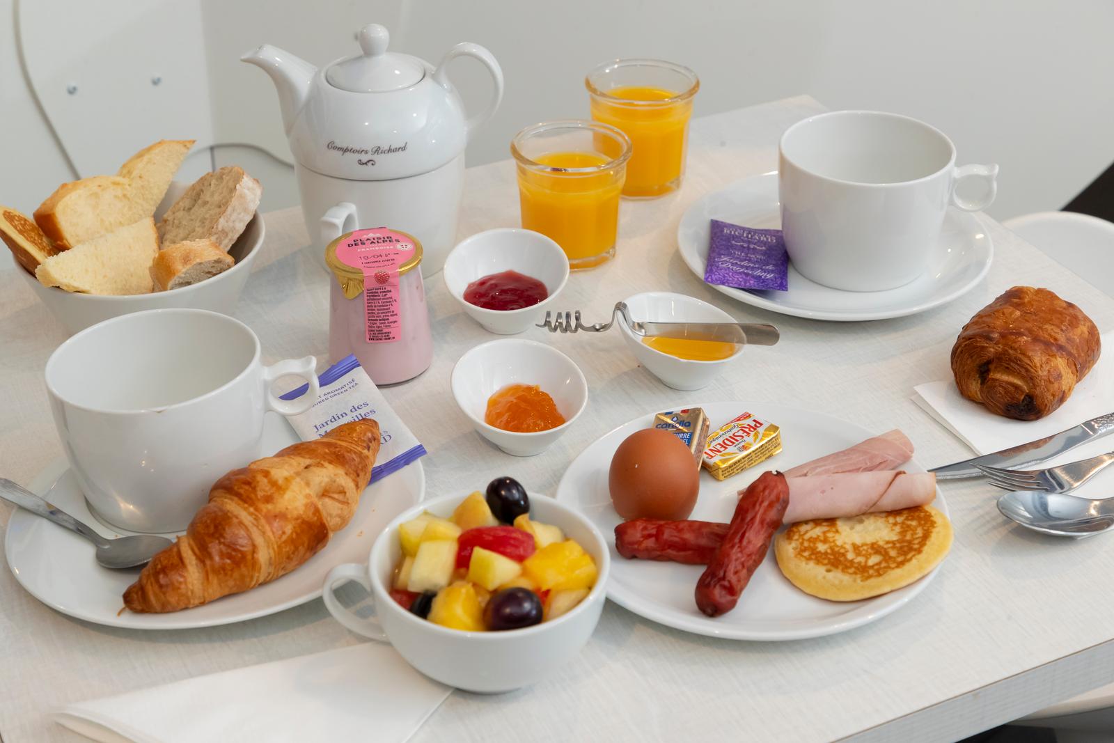 Poulainville : petit-déjeuner de l'hôtel Kyriad