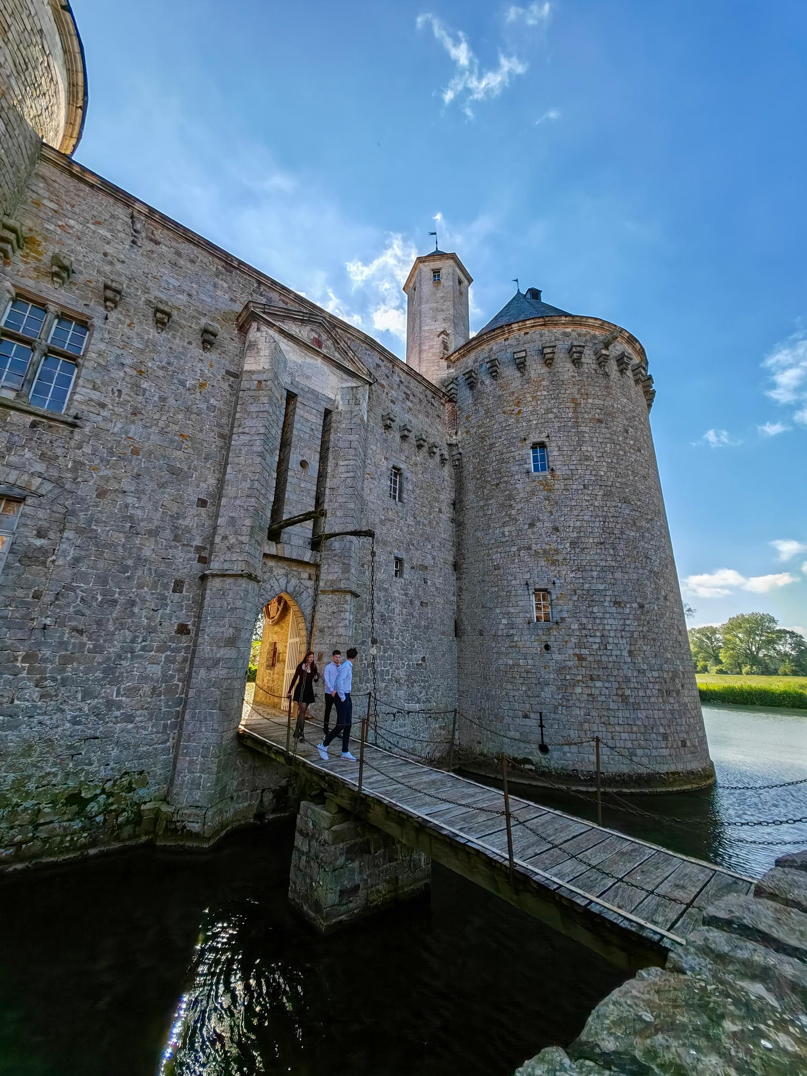 Fresnicourt-le-Dolmen : le château d'Olhain 04