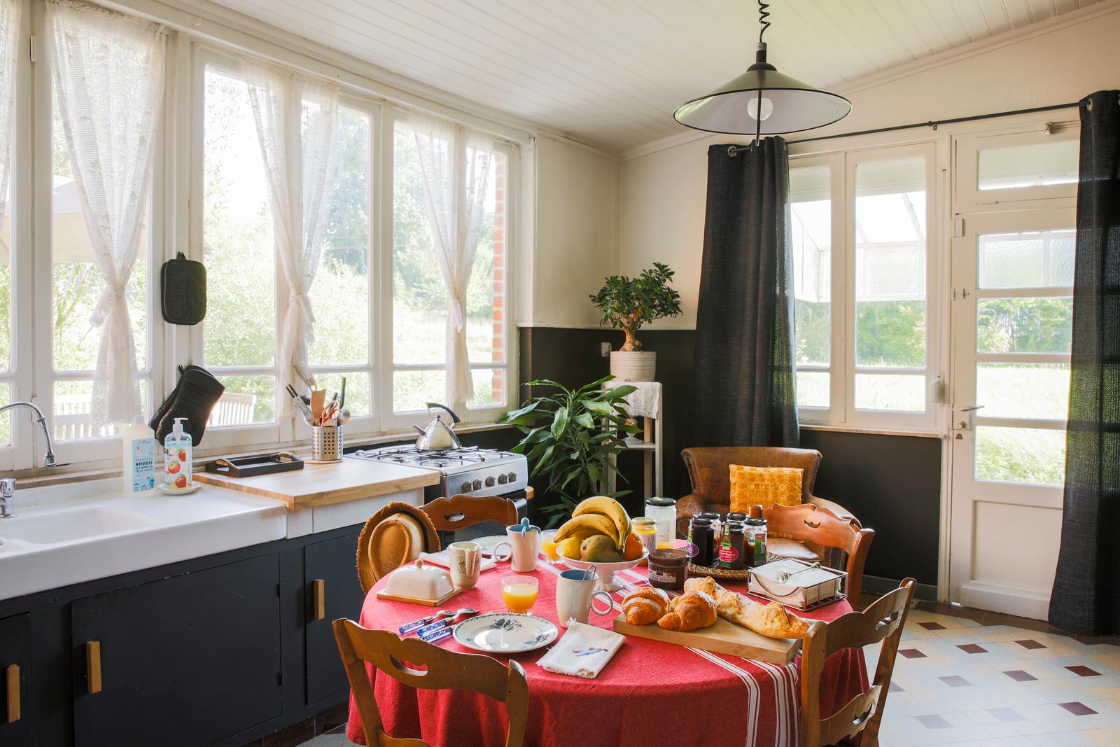 Estrée-Wamin : cuisine du Moulin Sainte-Marie 02