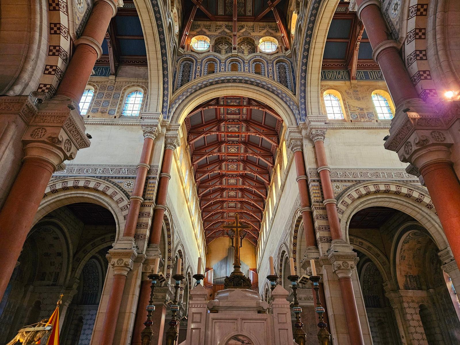 Albert : basilique Notre-Dame de Brebières 06