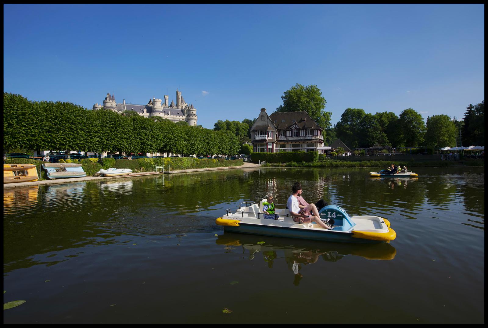 Pierrefonds : pédalo sur le lac 01