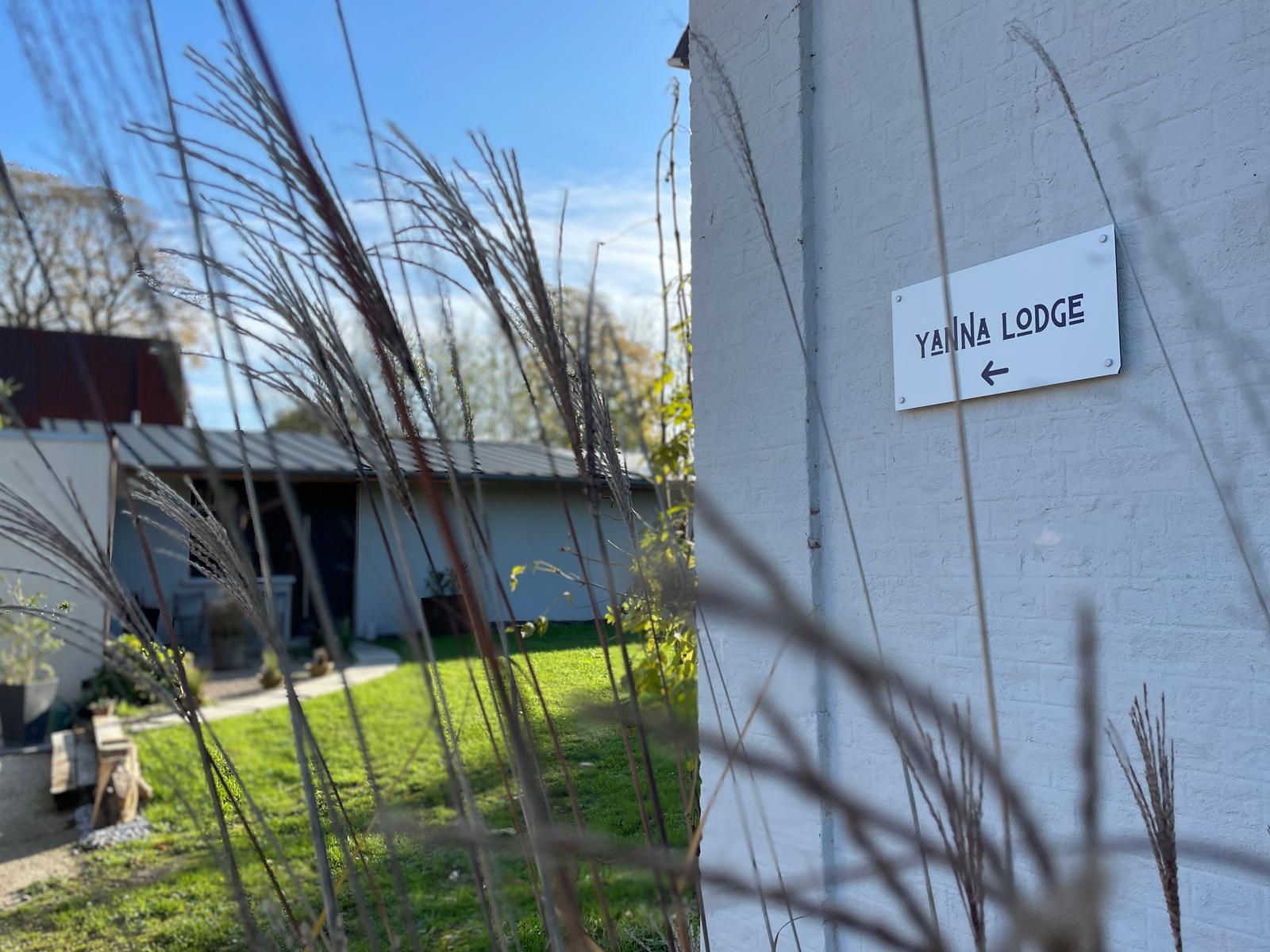 Arrest : Yanna Lodge 01