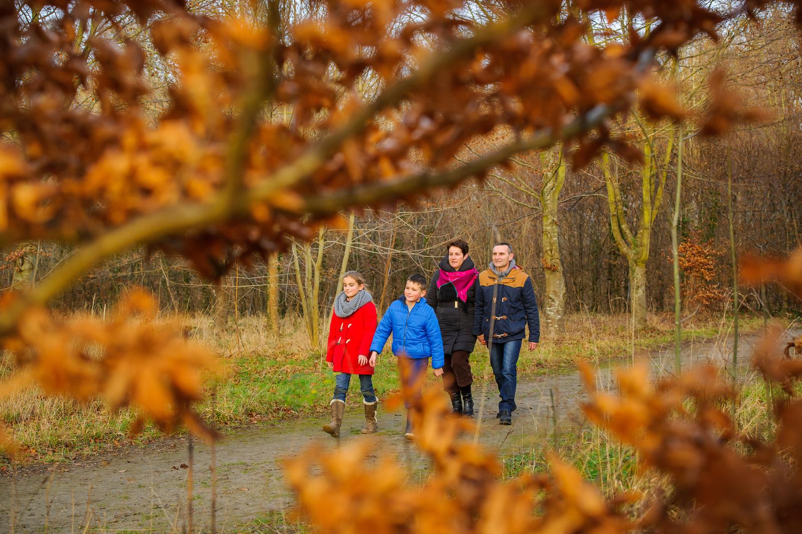 Promenade en famille en forêt de Compiègne en automne