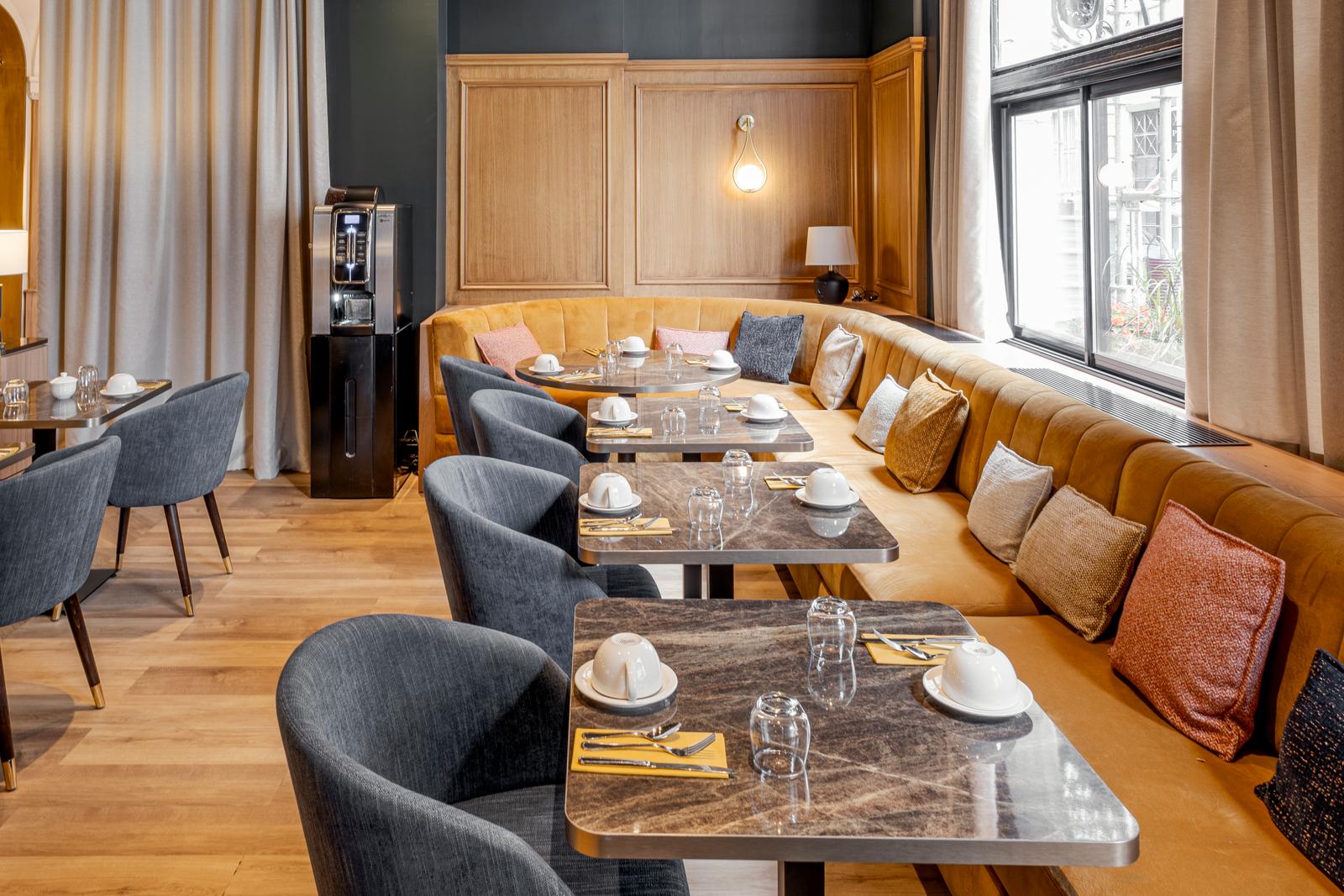 Lille : Grand hôtel Bellevue - Salle de petit-déjeuner et bar 03