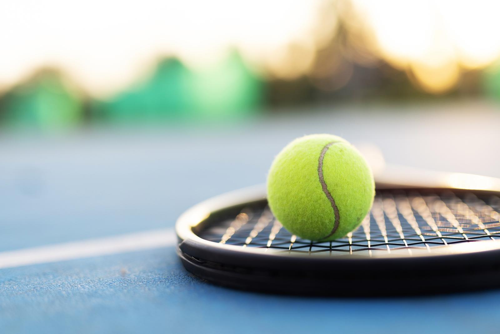 cout de tennis iStock-2180238498