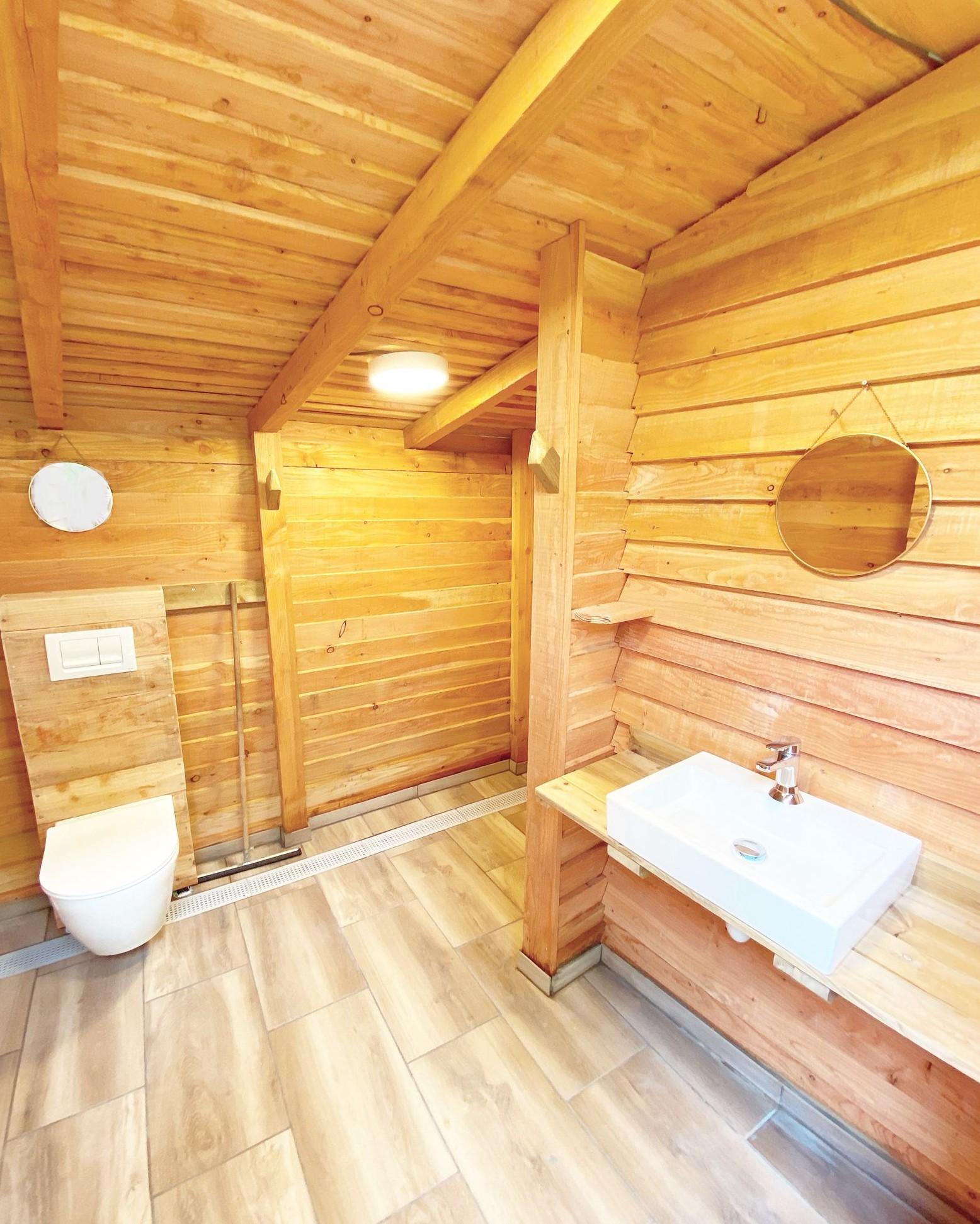 Saint-Leu d'Esserent : Camping le Pré des Moines - la cabane en bois 13