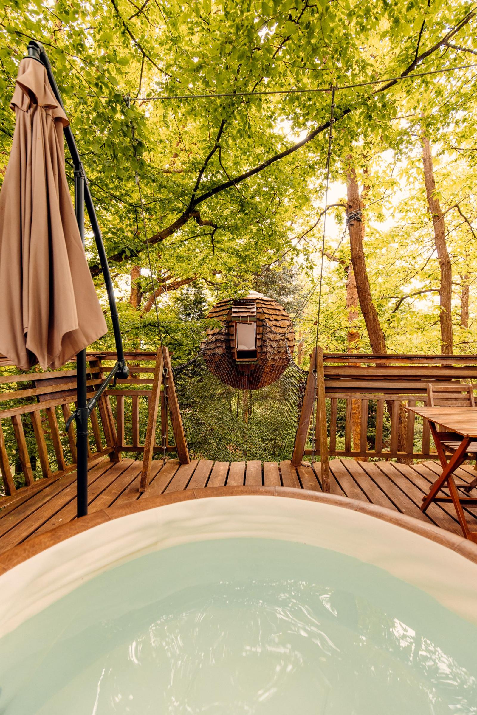 Le Bois de Rosoyplume jacuzzi Bois de Rosoy crédit - Elsa et Cyril Mai 2022
