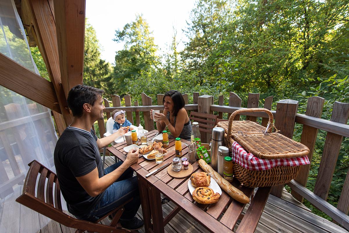 Le Bois de RosoyCabane Charme - petit déjeuner -Bois de Rosoy- crédit b.teissedre