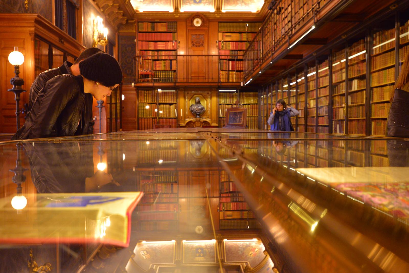 Chantilly : la bibliothèque du musée 02