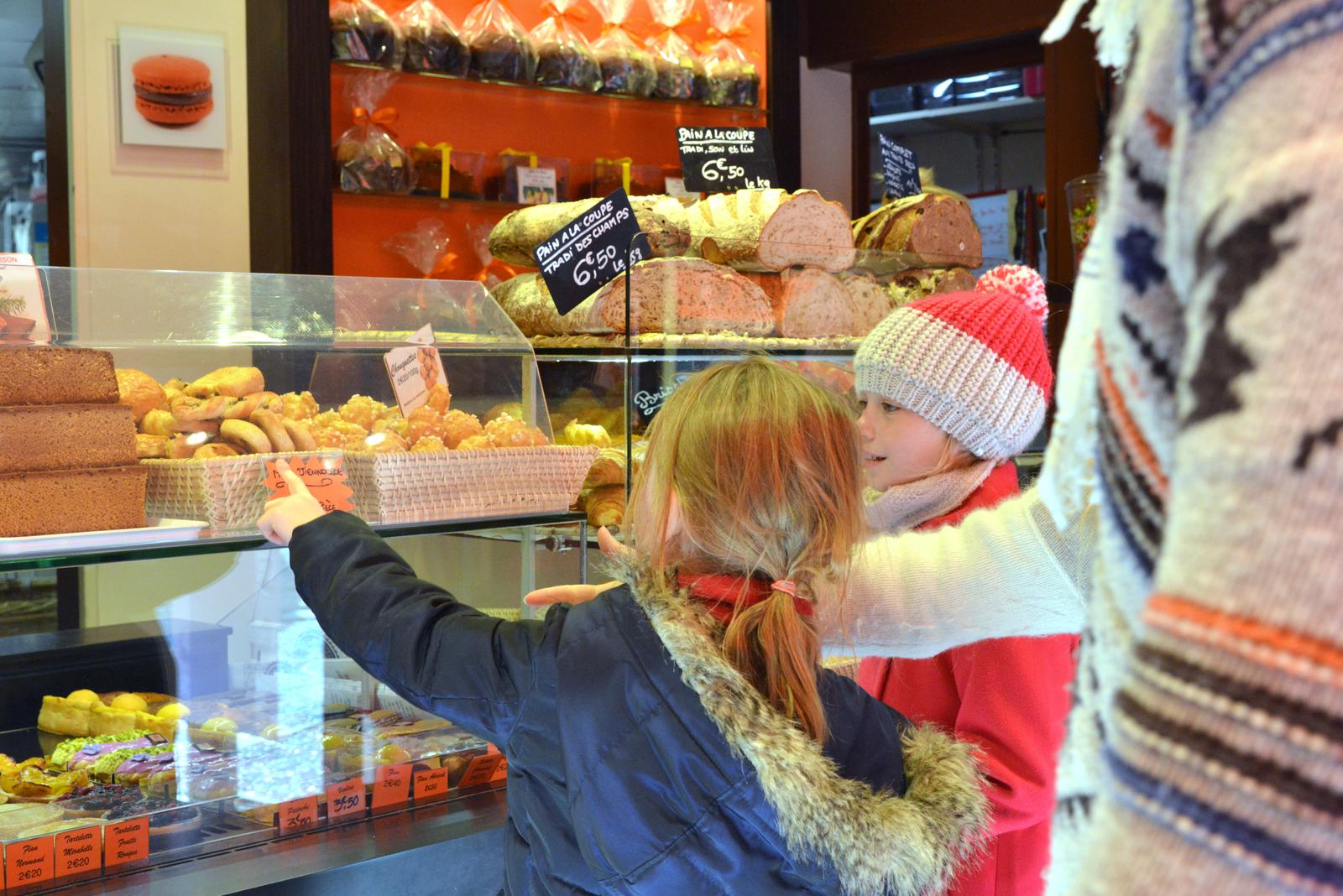 Pierrefonds : enfants à la boulangerie