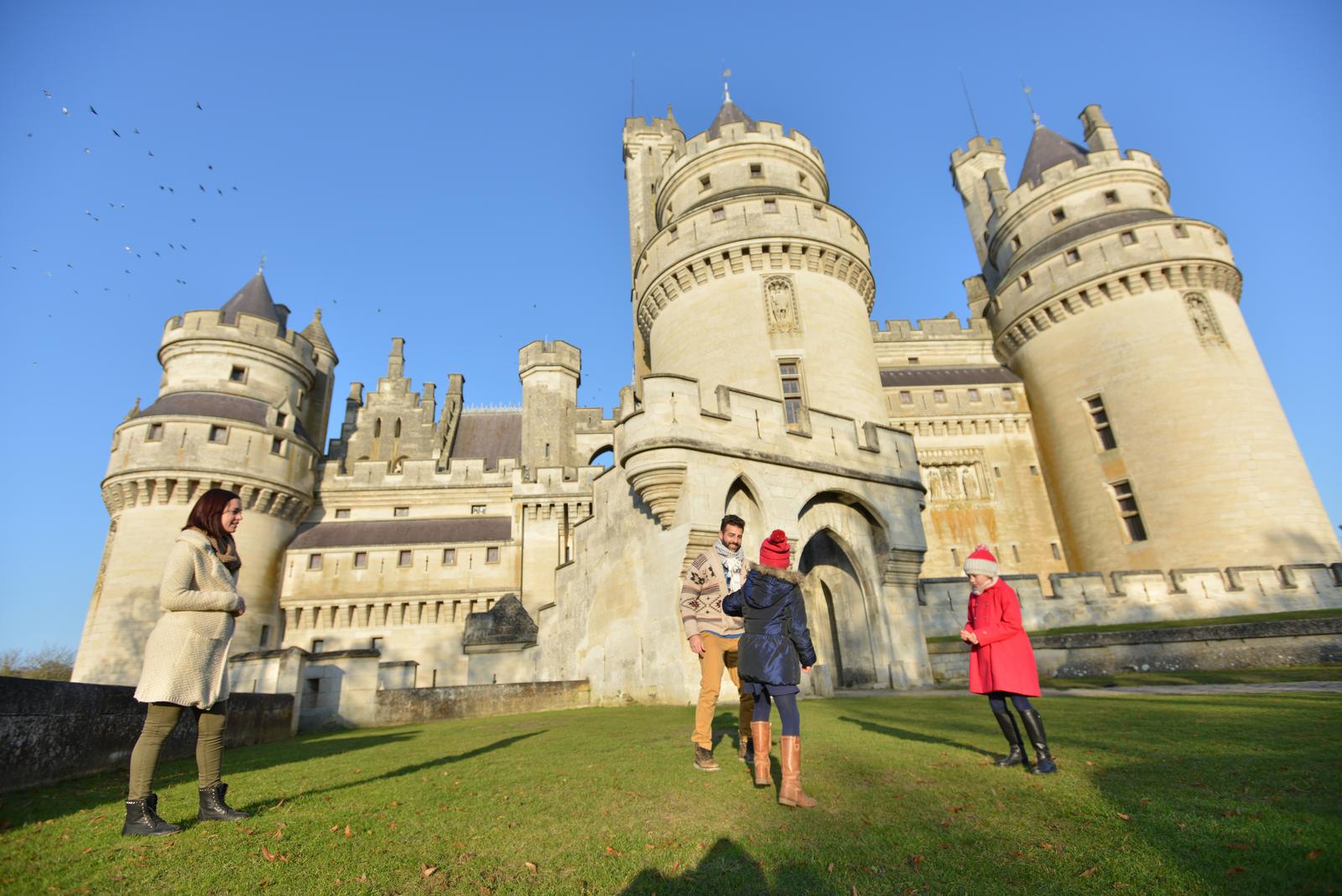 Famille en visite au château de Pierrefonds 11