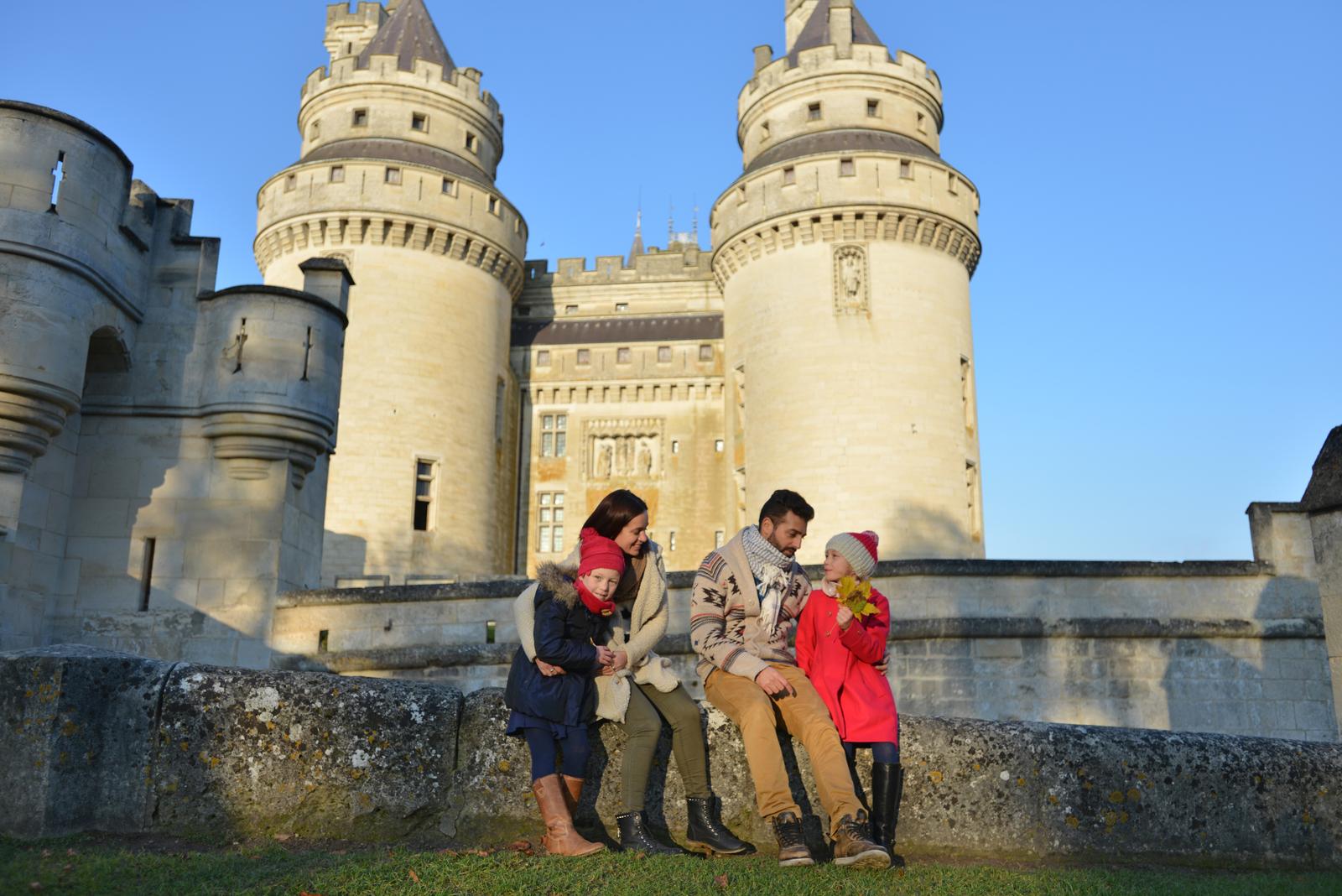 Famille en visite au château de Pierrefonds 40