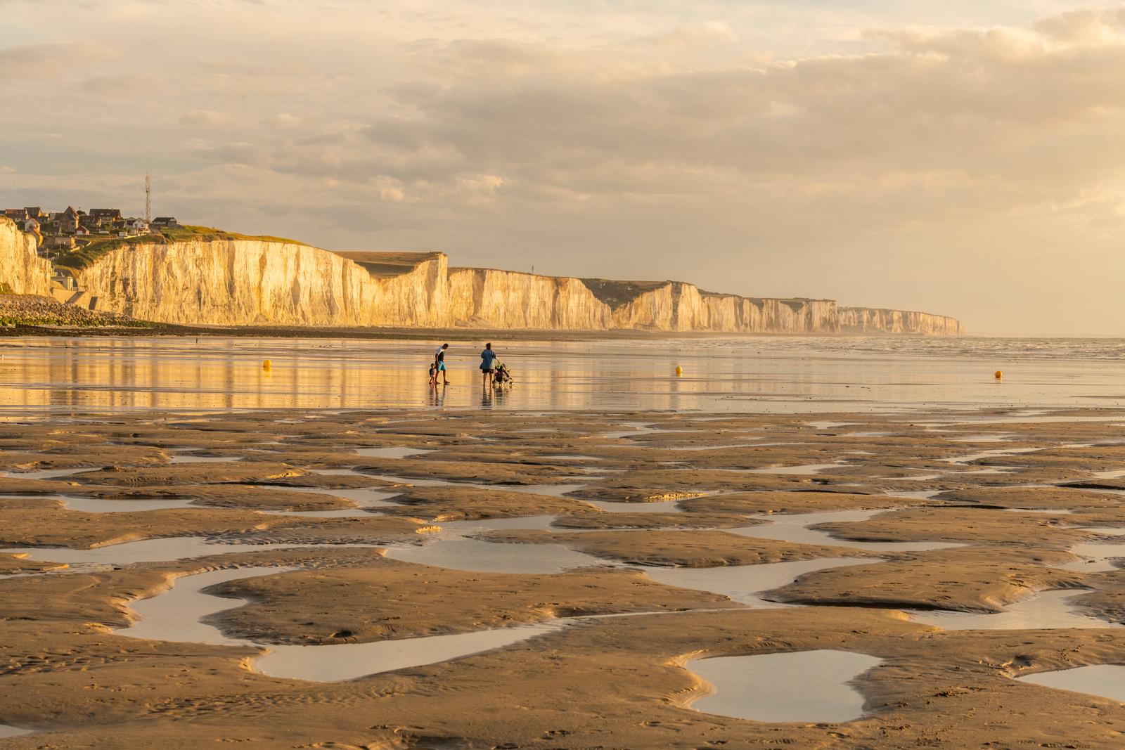 Ault - les falaises depuis la plage