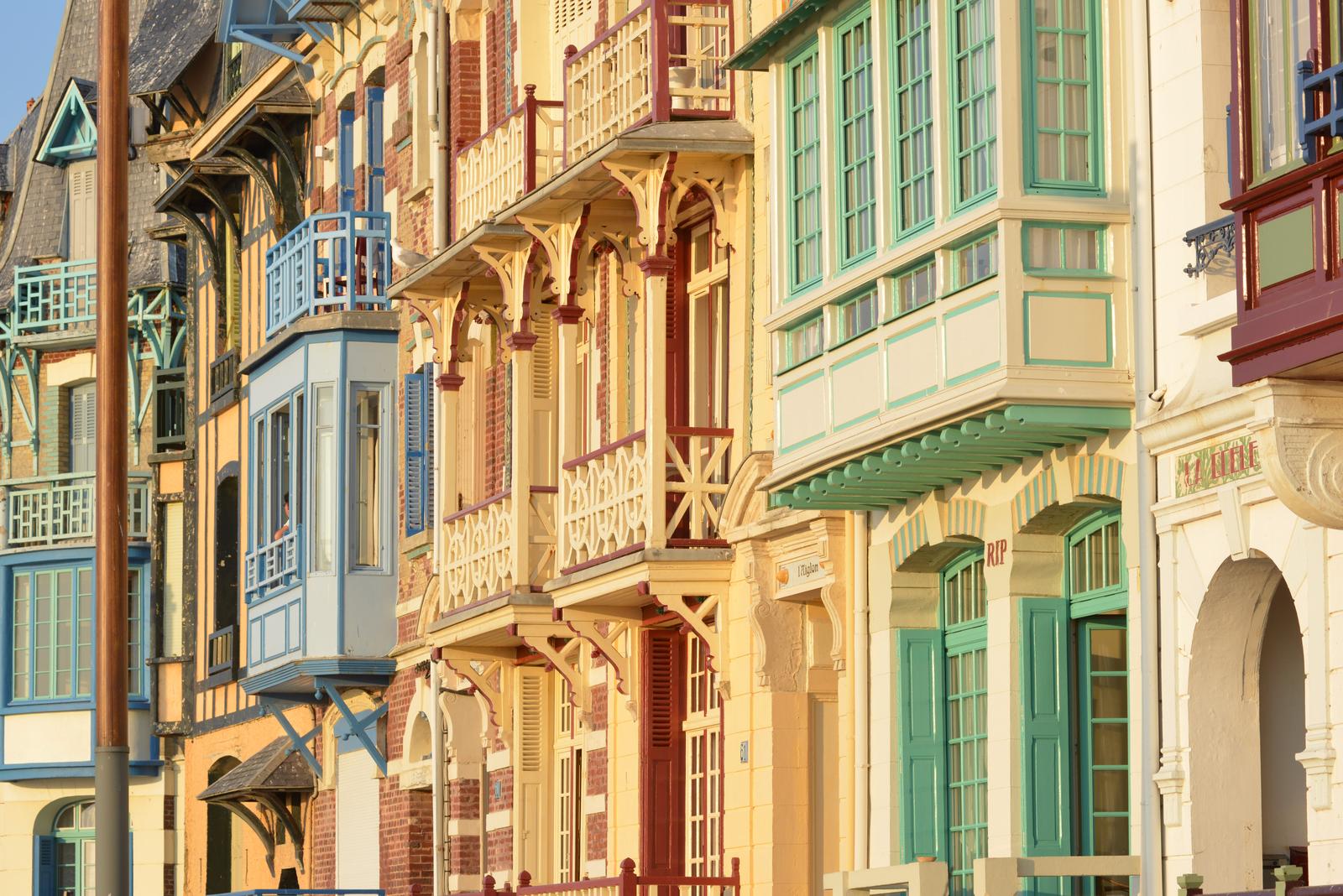 Mers-les-Bains : façades de villas Art Déco Belle Époque 01