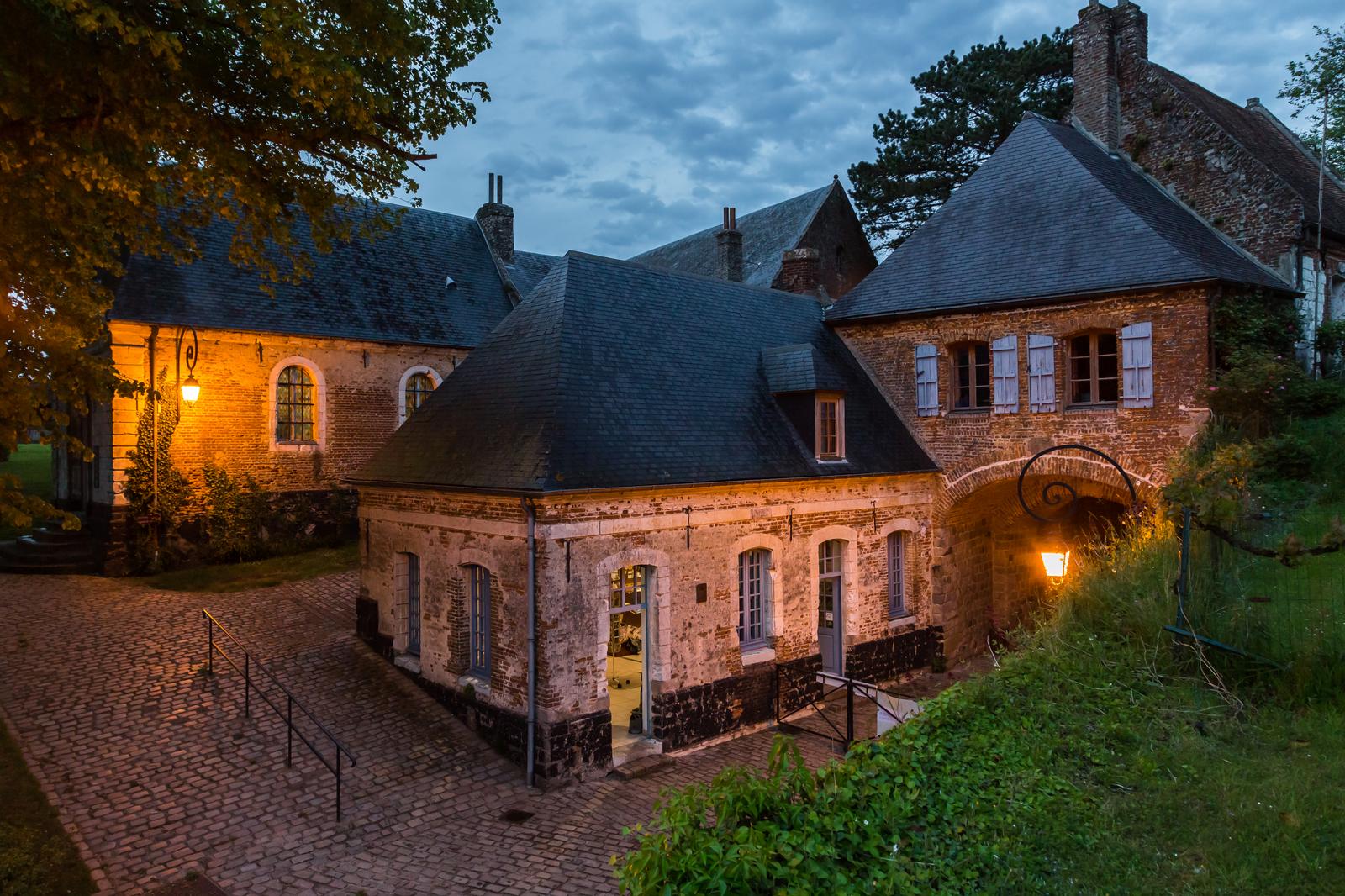 Montreuil-sur-Mer au crépuscule