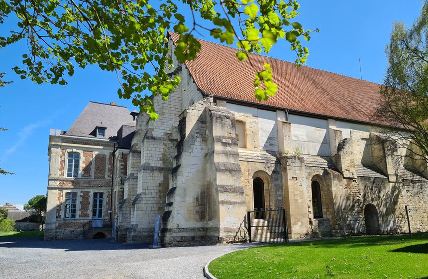L'abbaye de Vaucelles, un cadre verdoyant et apaisant pour une balade en duo