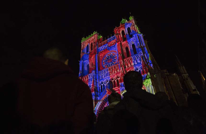 Le spectacle Chroma sur la cathédrale d'Amiens, du 1er au 31 décembre 2022