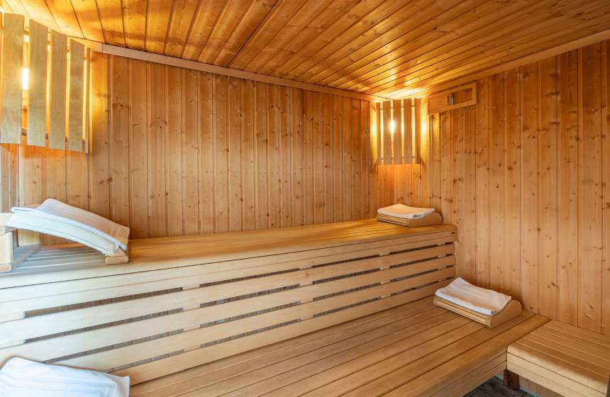 Le sauna du spa intérieur