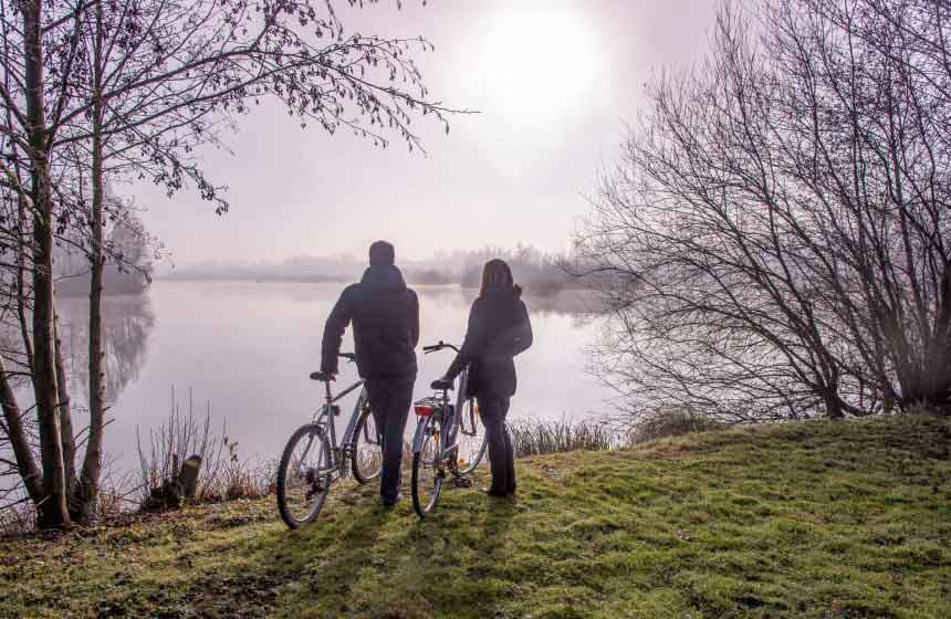 Balade à vélo dans les étangs de Long