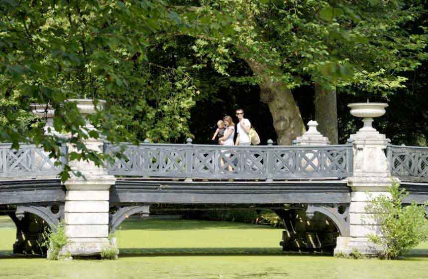 Balade en amoureux dans le parc du Domaine de Chantilly