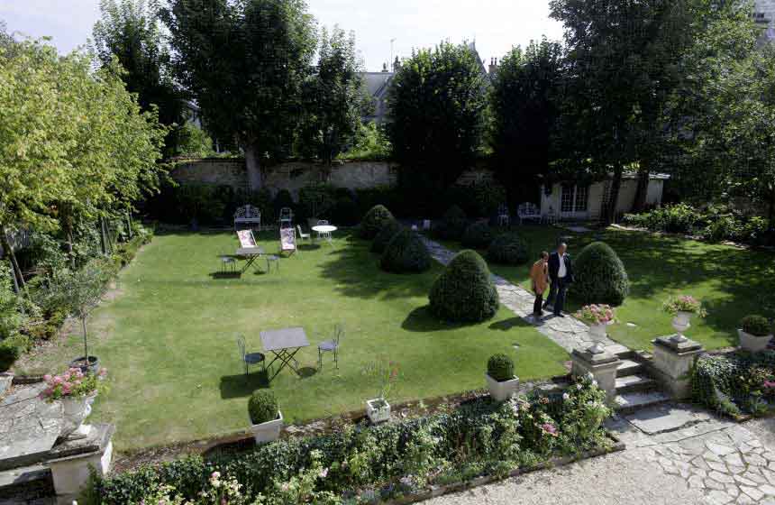 Chambre d'hôtes du Palais au Jardin - Profitez du jardin verdoyant pour vous reposer - Compiègne