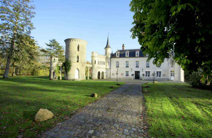 Chateau de Breuil - Bruyères et Montbérault