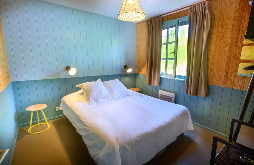 Votre chambre avec vue sur la nature et lit 160 cm au Domaine du Val