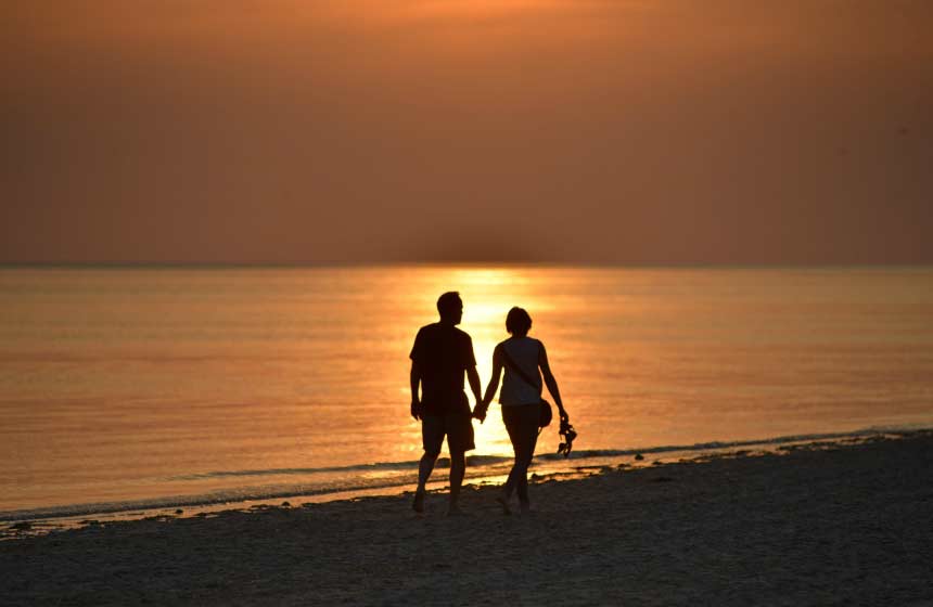 En amoureux sur le plage du Crotoy au coucher du soleil, exposée plein sud