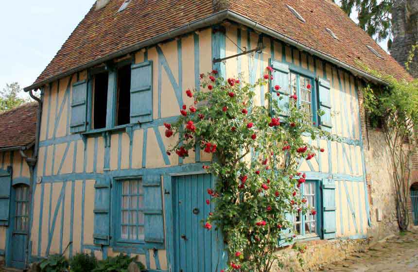 Balade dans les ruelles pavées d’un des plus beaux villages de France : Gerberoy