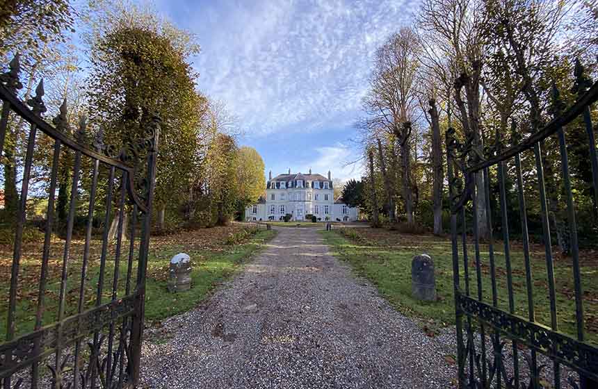 Le Château Cléry, entre bassin au doux murmure et parc immense