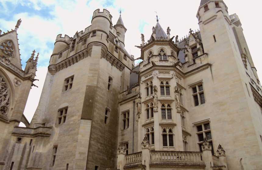Le Château de Pierrefonds comme tout droit sorti d'un conte de fées