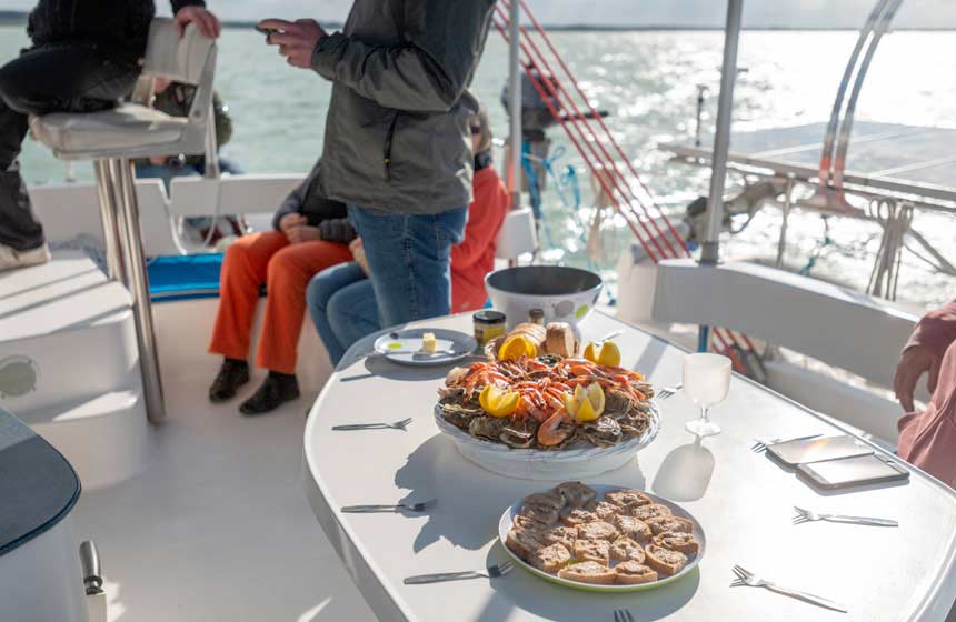 Moment hyper sympa : les fruits de mer à bord !
