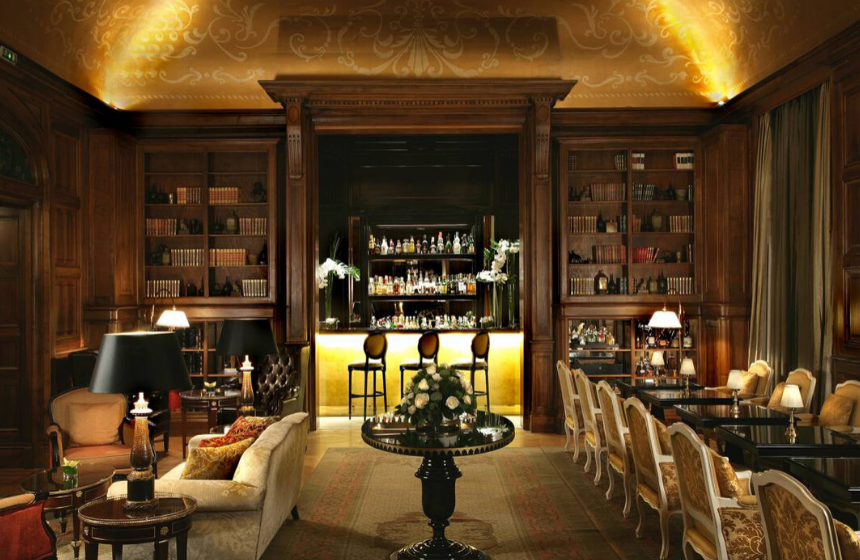Le bar au Château Hôtel Mont Royal - Chantilly