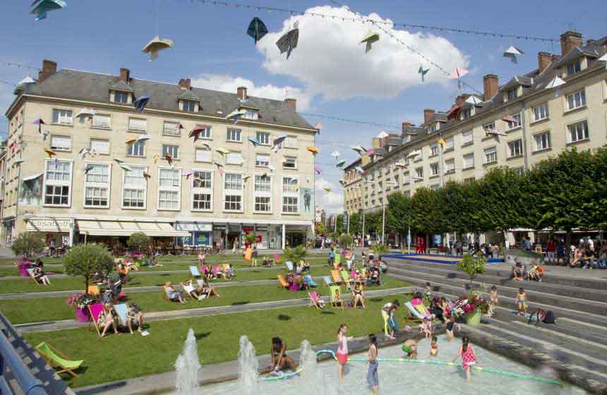 Le centre-ville d’Amiens dans ses couleurs d’été