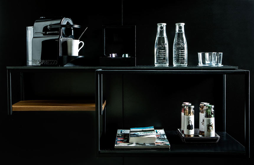 Machine à café Nespresso, thés, eau et friandises à disposition dans votre chambre