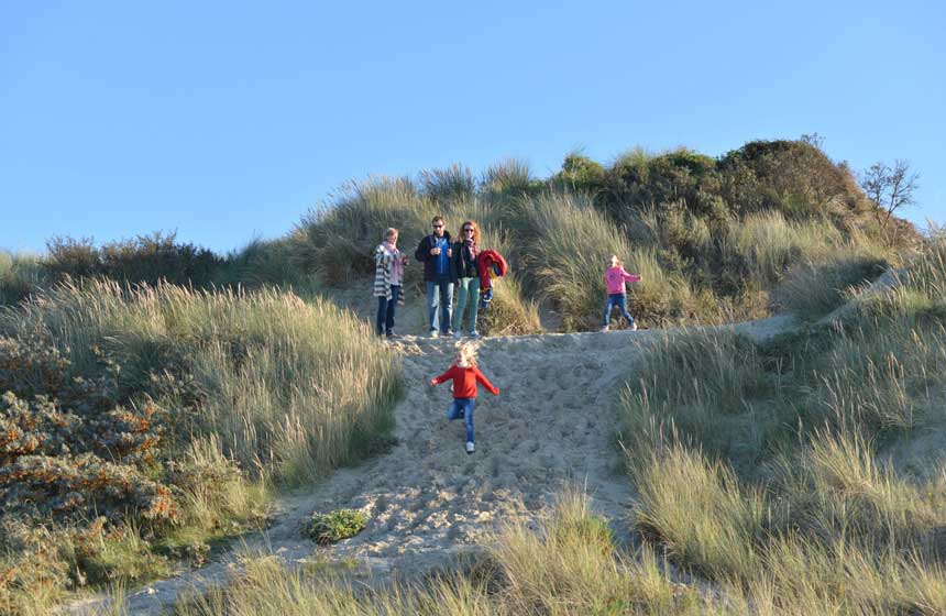 Les dunes de sable : ça amuse toujours les enfants !