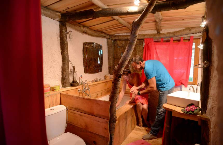 Salle de bain Cachette du nid dans les bruyères à Fère-en-Tardenois