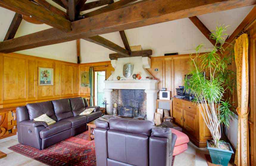 Chambres d'hôtes La Piverdière - Installez vous confortablement dans le grand canapé du salon - Retheuil