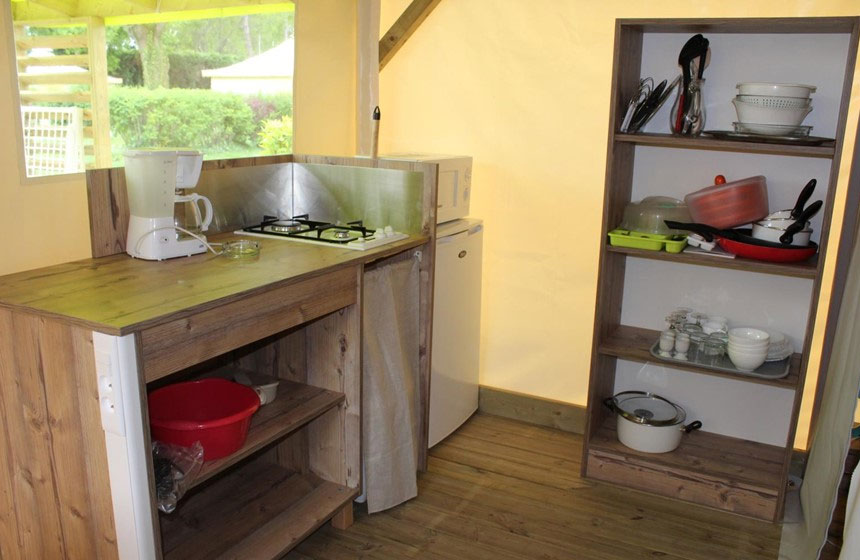 Coin cuisine de votre bungalow au camping Le Rompval à Mers-les-Bains
