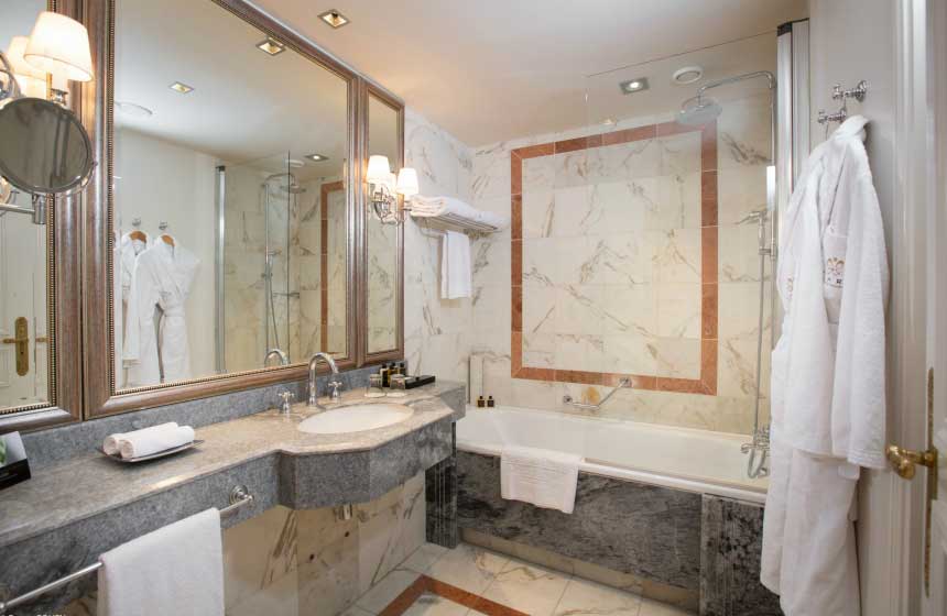 Votre salle de bain au Château Hôtel Mont Royal Chantilly