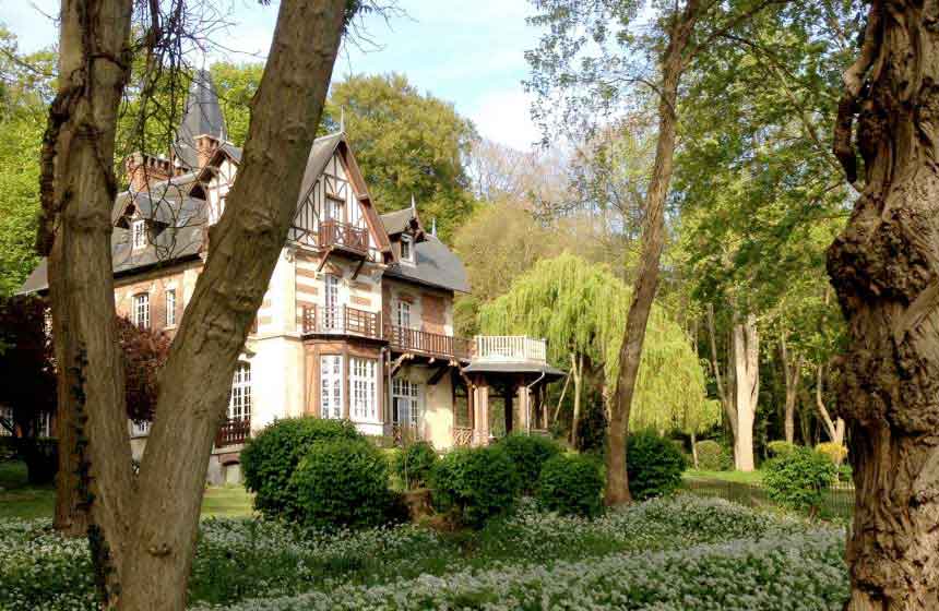 Chambres d'hôtes Villa du Châtelet - Pause détente dans le jardin